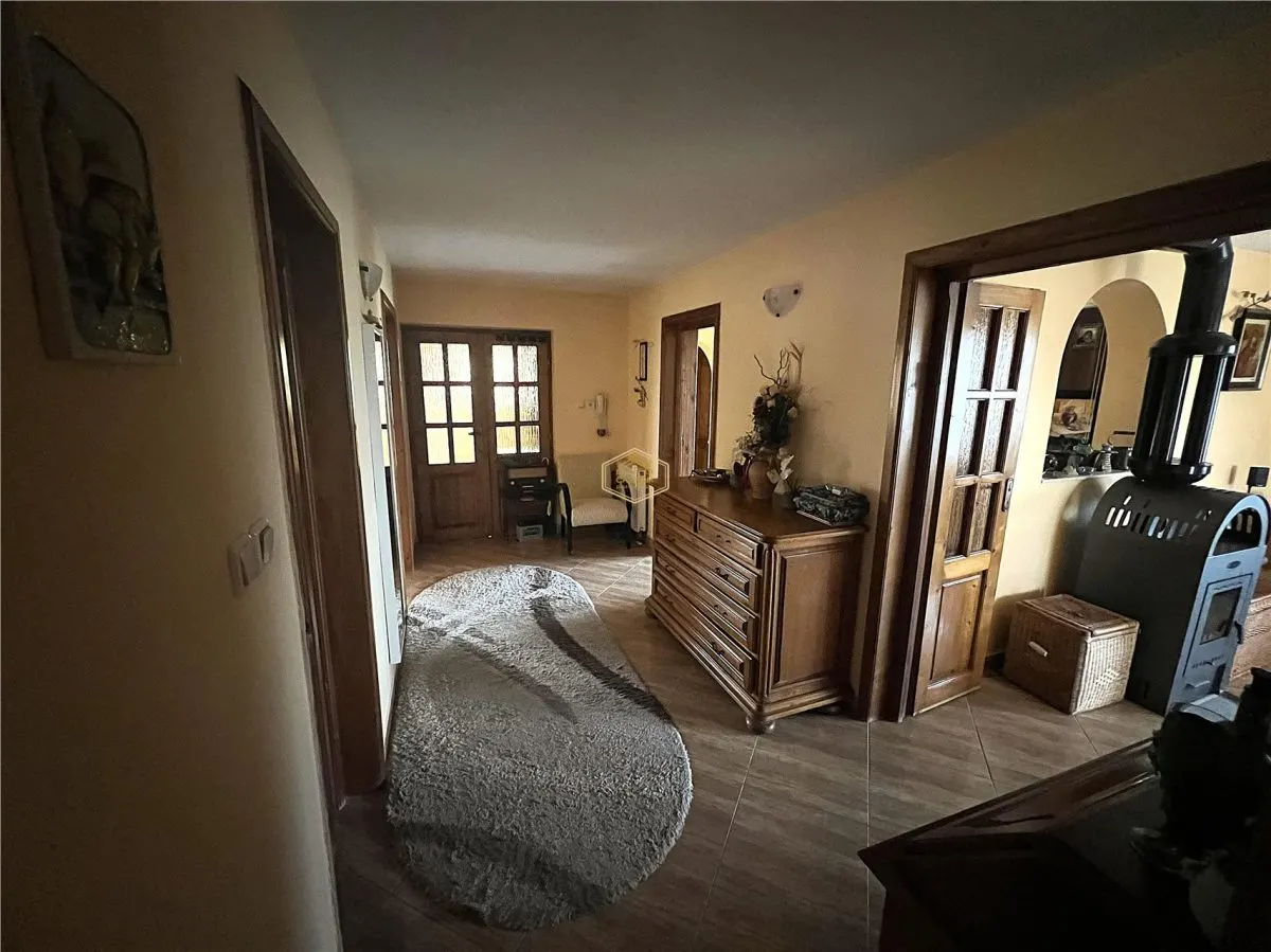Apartament spatios cu 3 camere in Vila | Curte si gradina | Aproape de oras - foto 4