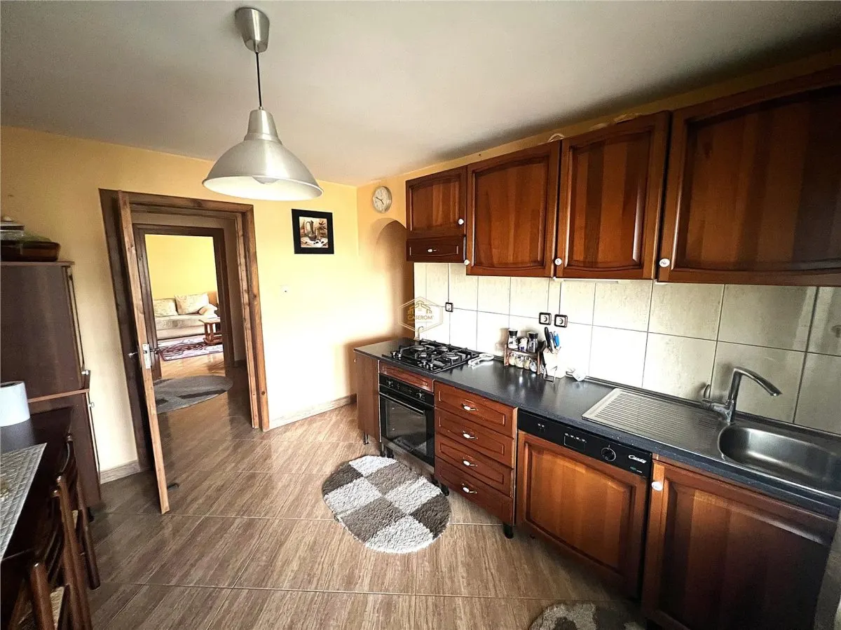 Apartament spatios cu 3 camere in Vila | Curte si gradina | Aproape de oras - foto 6