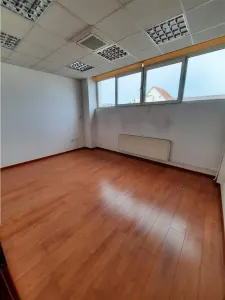 Spatiu Birou - 225 mp - Piata Cibin - foto 8