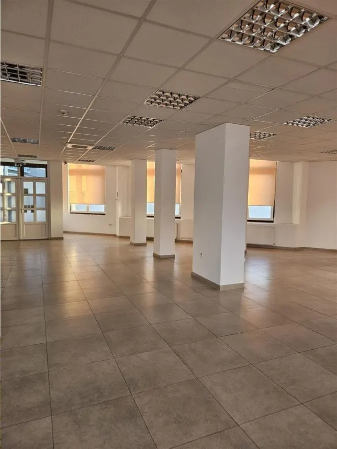 Cladire Birouri - 900 mp - Piata Cibin - Clinica Medicala - IT - Servicii - foto 2