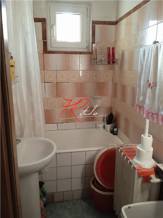 Vanzare apartament 4 camere Teiul Doamnei - foto 4