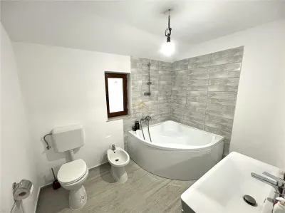 Casa cu 6 camere in Vetis | Teren 432 mp - foto 11