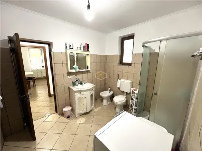 Casa cu 6 camere in Vetis | Teren 432 mp - foto 9