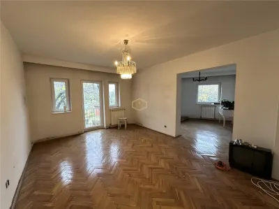Central | Apartament spatios cu 4 camere | Etaj I - foto 3