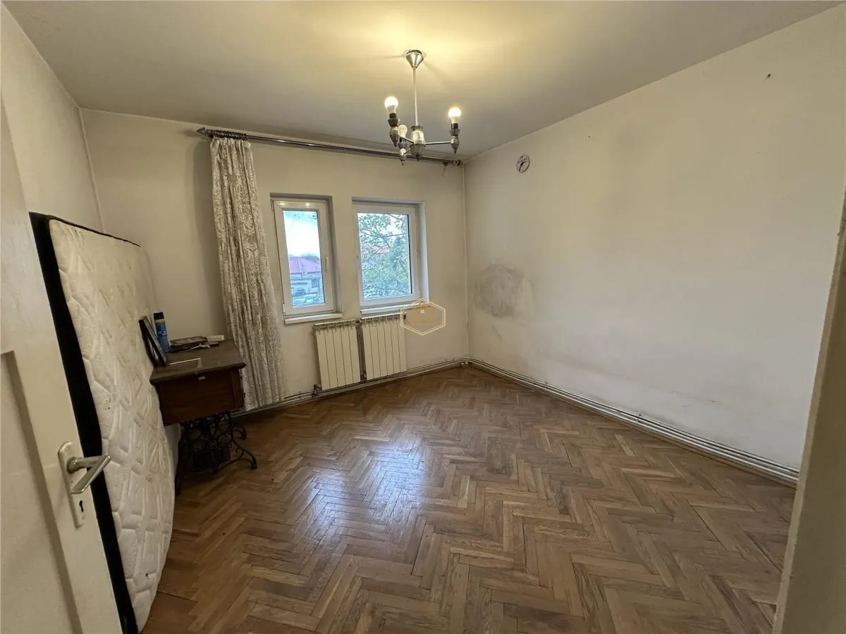 Central | Apartament spatios cu 4 camere | Etaj I - foto 6