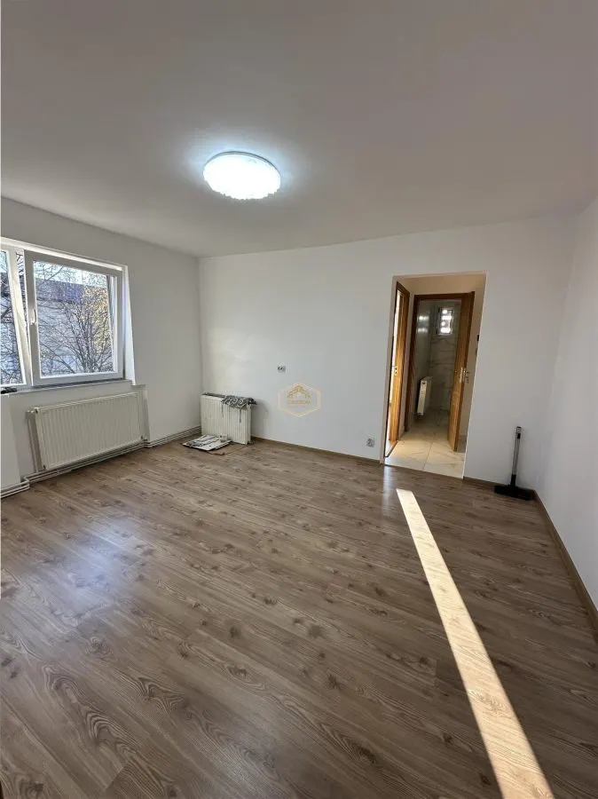 Apartament modern cu 2 camere | Micro 15 - Strada Prahova - foto 3