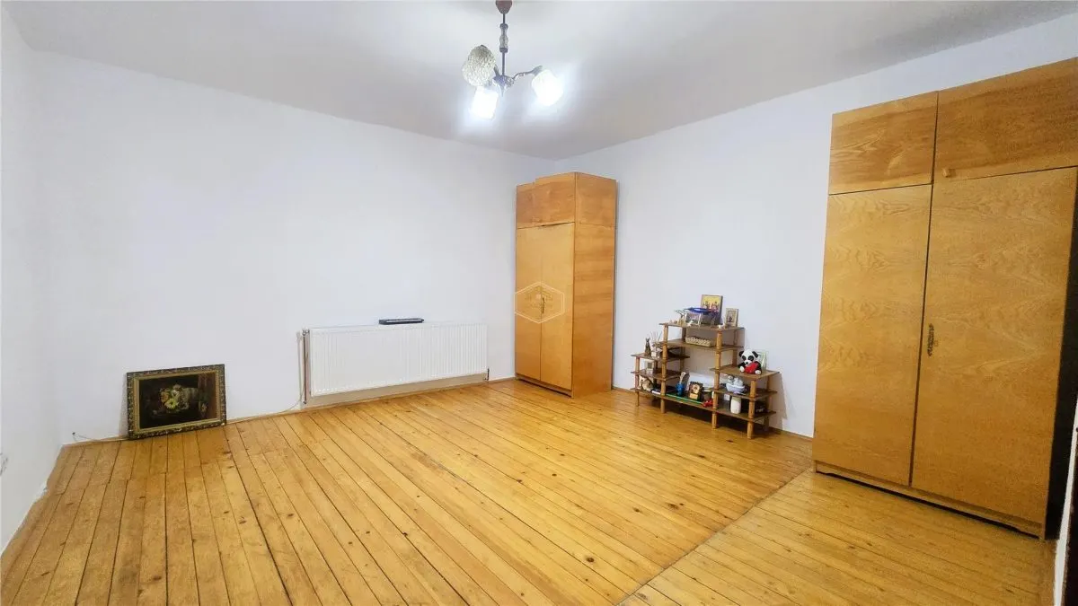 VIDEO | Casa spatioasa cu 8 camere, garaj dublu si curte proprie | Baritiu - foto 22