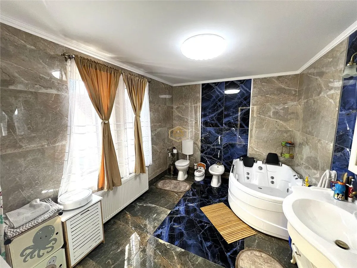 Vila cu stil si confort modern | Finisaje Premium | Teren generos - foto 18