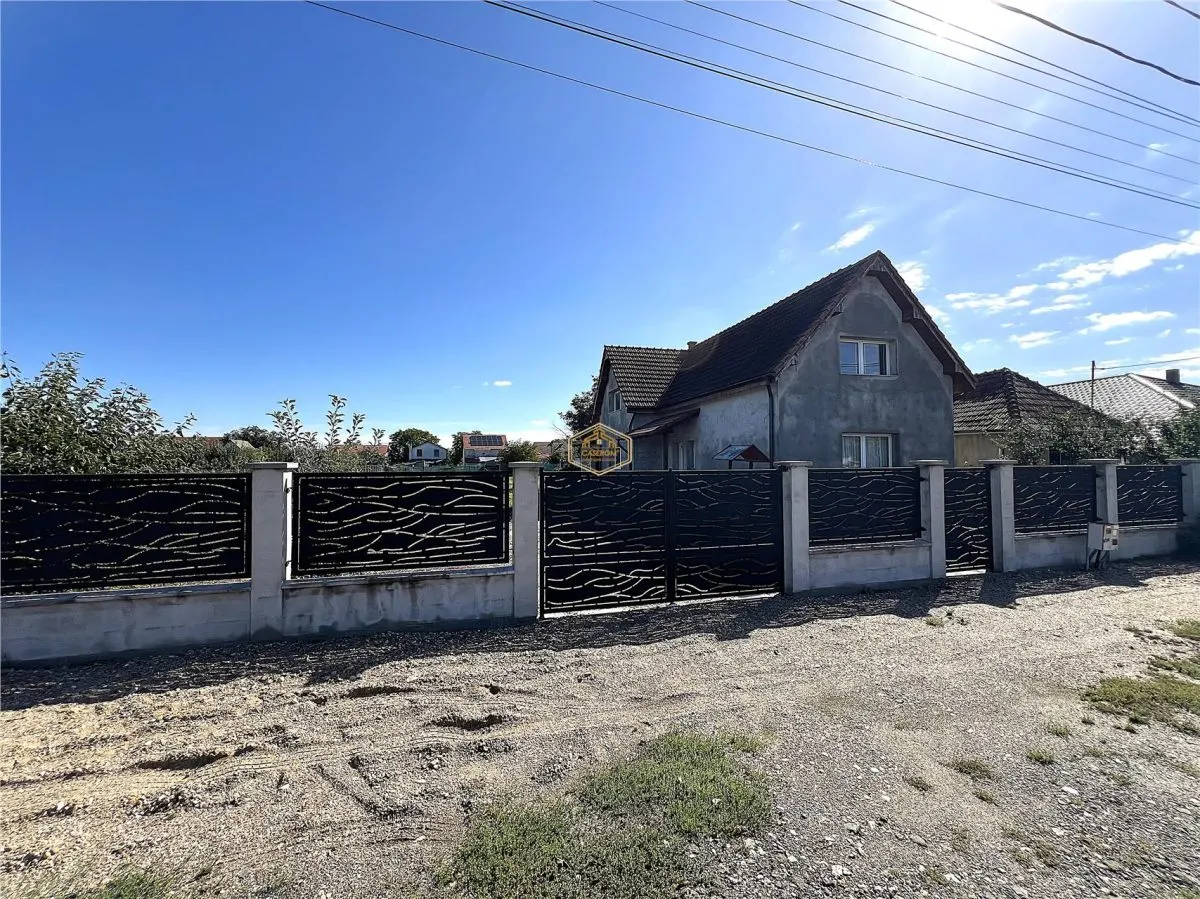 Casa cu 3 dormitoare si teren generos- Lazuri - foto 1