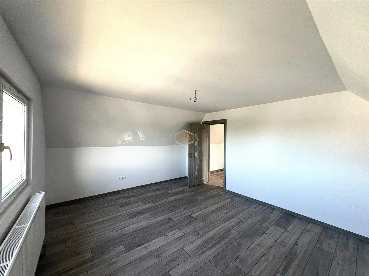 Casa cu 3 dormitoare si teren generos- Lazuri - foto 14