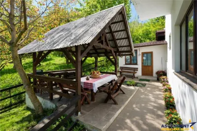 Pensiune cu priveliste fabuloasa, zona boema, Bran, Brasov. - foto 12