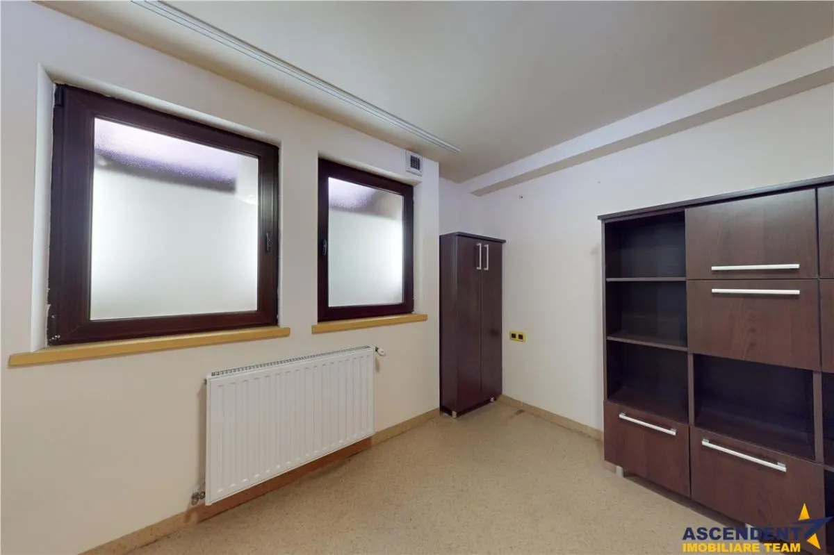 Volum arhitectural remarcabil:Sediu firma, Clinica,Investitie,Rezidenta,Centru Civic,Brasov - LIVE - prezentare - foto 22