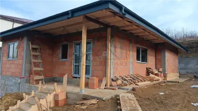 LA CHEIE! Visan Barnova CASA parter 100mp TEREN 400mp toate utilitatile - Barnova