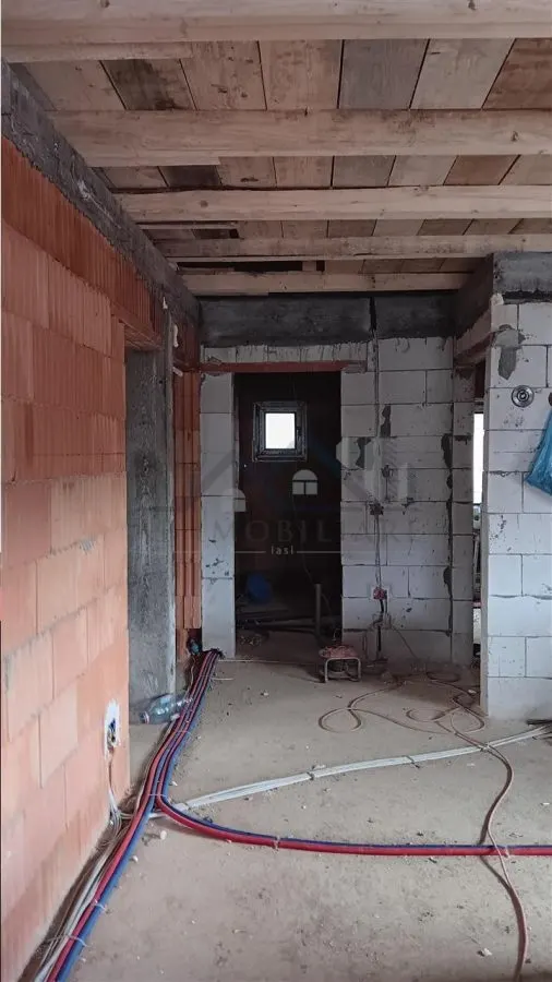 LA CHEIE! Visan Barnova CASA parter 100mp TEREN 400mp toate utilitatile - foto 6