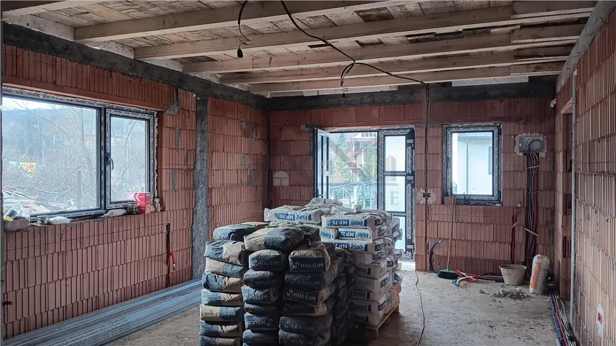 LA CHEIE! Visan Barnova CASA parter 100mp TEREN 400mp toate utilitatile - foto 7