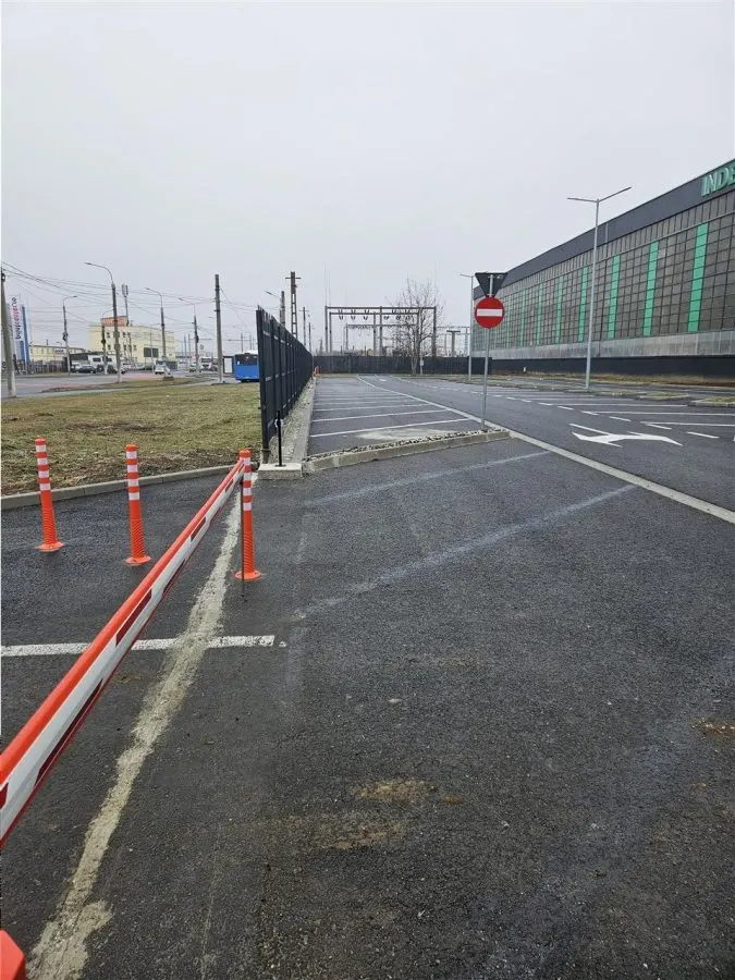 Parcare de Inchiriat 2000 mp - Platforma cu expunere la trafic auto - foto 7