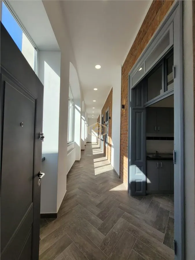 Prima Inchiriere | Apartament  2 camere | Central  pe Stefan Cel Mare - foto 2