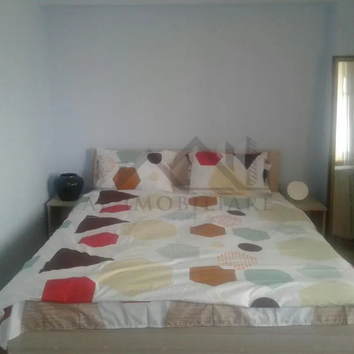 Apartament 3 camere zona Bulevard Independentei - foto 2