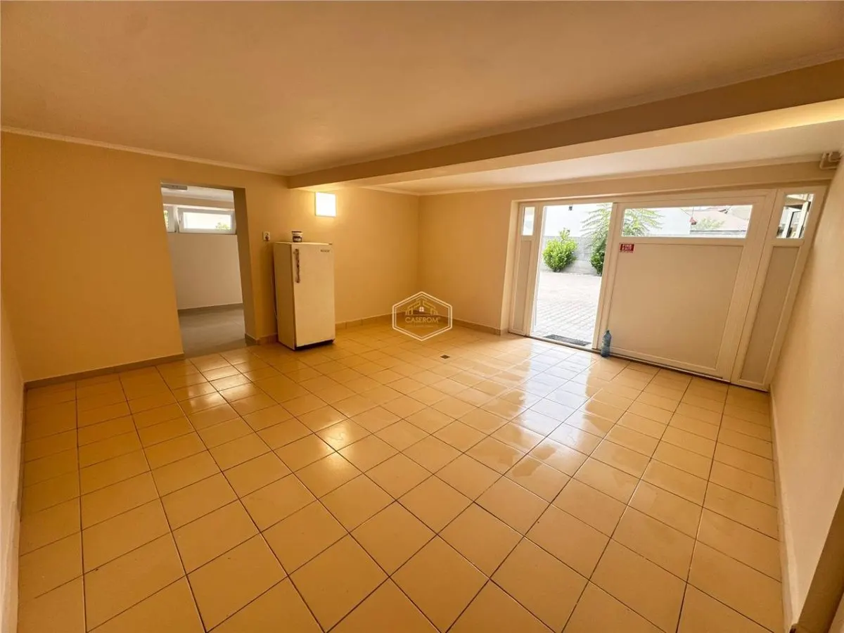Spatiu versatil - 280 mp in Centru | Parcare in curte | Birouri, Servicii - foto 17
