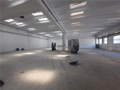 Spatiu Industrial - 2500 mp - Productie - Depozitare - Distributie - foto 4