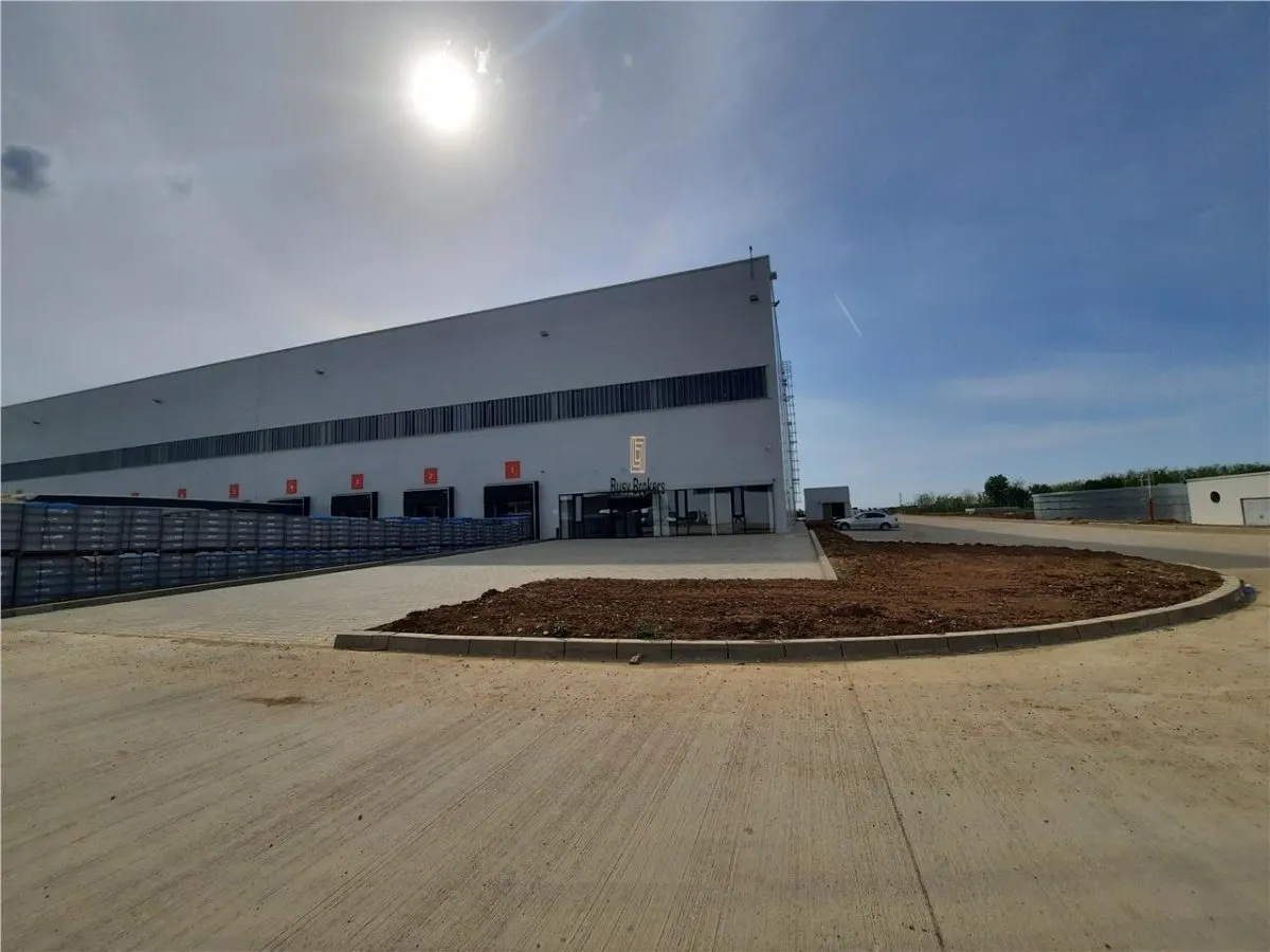 Spatiu Industrial â€“ 4200 mp â€“ Productie â€“ Depozitare â€“ Logistica â€“ Distributie - foto 2
