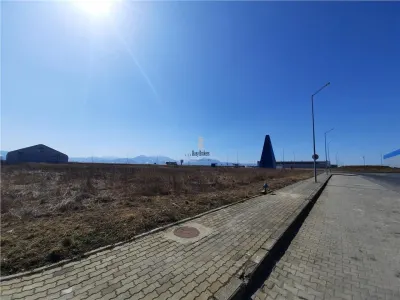 0,75 ha - Teren pentru dezvoltare imobiliara - constructii industriale - Prejmer