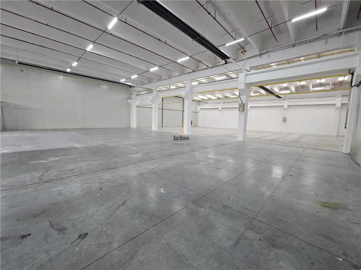 Spatiu Comercial - 900 mp - Showroom - Depozitare - foto 5