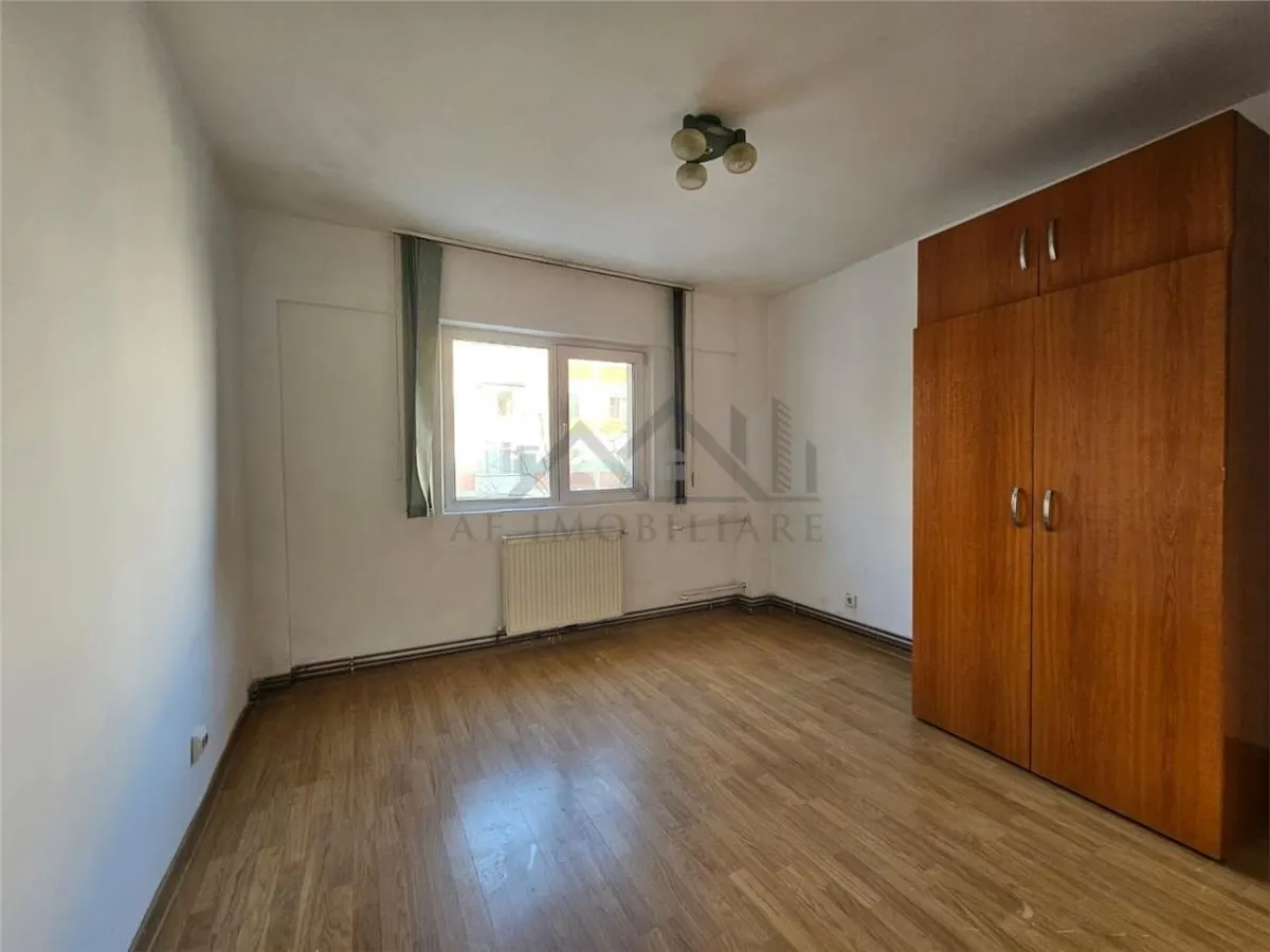 Apartament 3 camere Dacia - foto 2