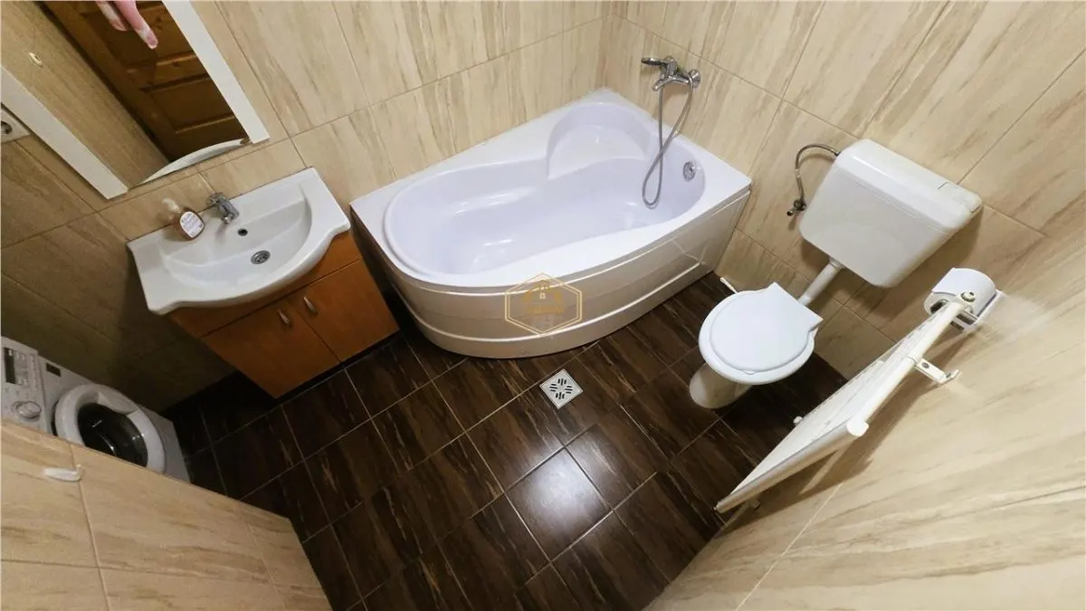 VIDEO | PIATA 14 MAI | CASA MULTIFUNCTIONALA | 3 APARTAMENTE + SPATIU COMERCIAL - foto 19