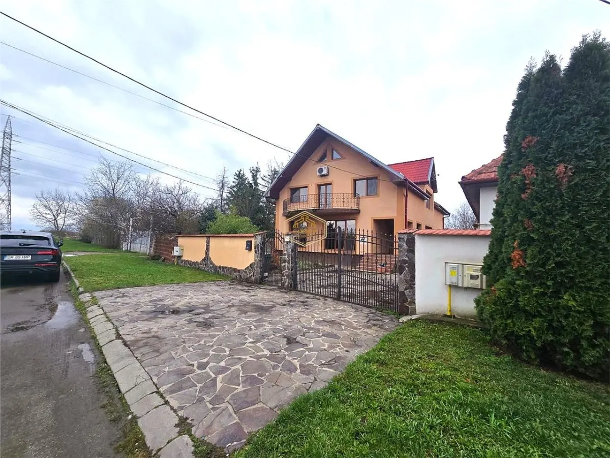 Casa spatioasa cu 5 camere | Ilarie Chendi - foto 1