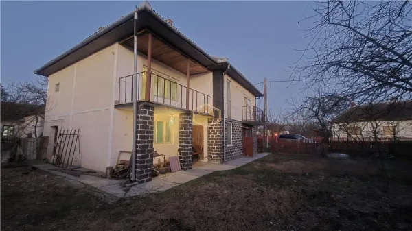Casă 4 camere Mediesu Aurit - poza 2