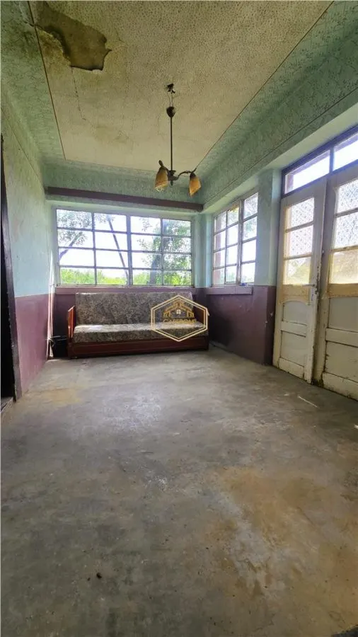 Casa cu teren intravilan de 2.211 mp | Centru, comuna Apa - foto 11