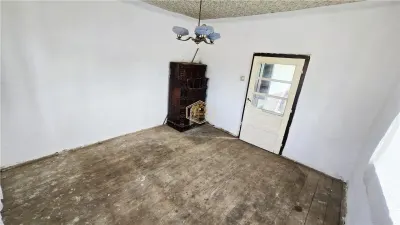 Casa cu teren intravilan de 2.211 mp | Centru, comuna Apa - foto 13