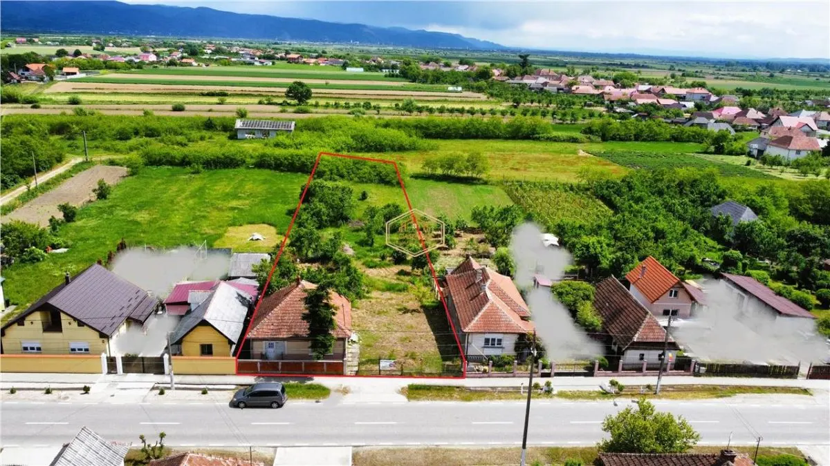 Casa cu teren intravilan de 2.211 mp | Centru, comuna Apa - foto 3