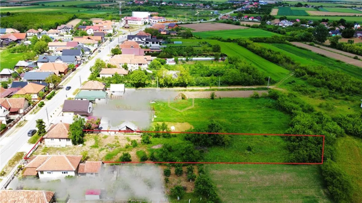 Casa cu teren intravilan de 2.211 mp | Centru, comuna Apa - foto 4