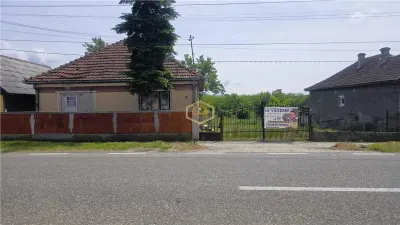 Casa cu teren intravilan de 2.211 mp | Centru, comuna Apa - foto 7