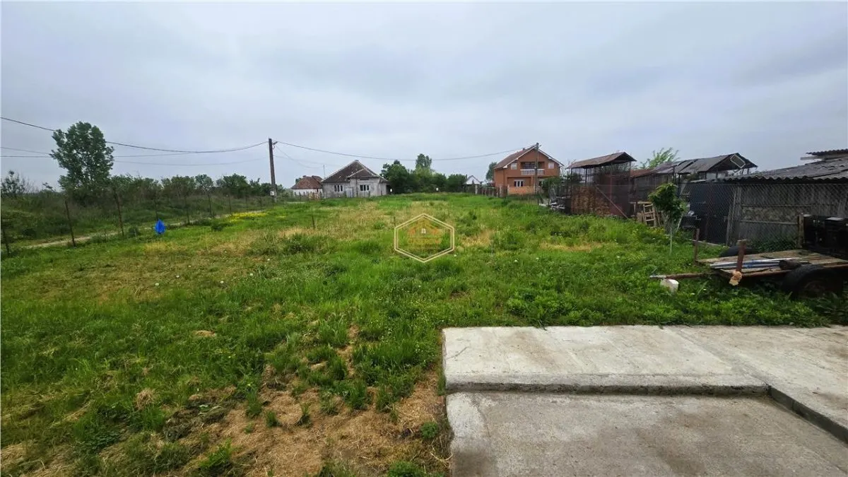 VIDEO | Casa cu teren generos si deschidere la 3 strazi | 10 minute de Satu Mare - foto 22