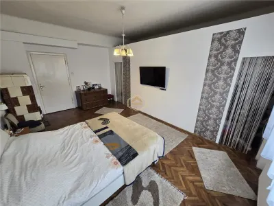 Apartament cu 3 camere aproape de inima Satmarului | Curte proprie 290 mp - foto 5