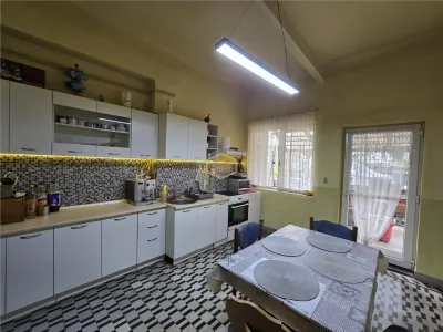 Apartament cu 3 camere aproape de inima Satmarului | Curte proprie 290 mp - foto 8