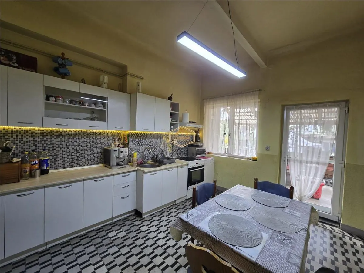 Apartament cu 3 camere aproape de inima Satmarului | Curte proprie 290 mp - foto 8