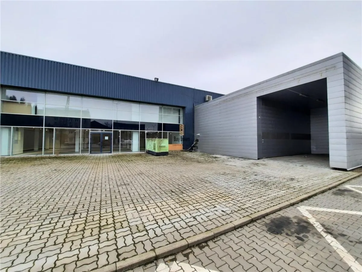 Spatiu Comercial - 300 mp - Showroom  - Servicii - foto 5
