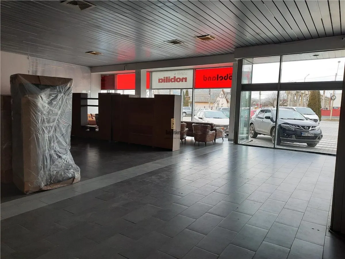 Spatiu Comercial - 300 mp - Showroom  - Servicii - foto 6