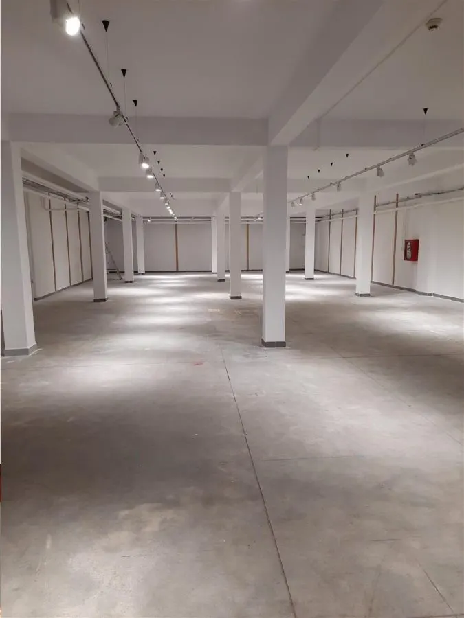 Spatiu Comercial - 300 mp - Showroom  - Servicii - foto 8