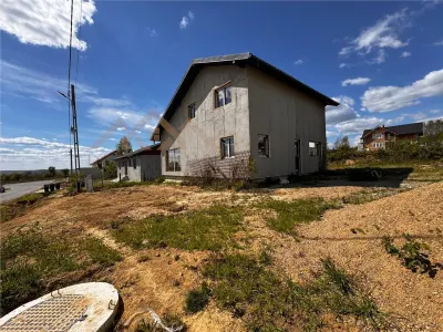 Schimb cu apartament, casa noua cu etaj, in cartier nou Tautii Magheraus - Tautii-Magheraus
