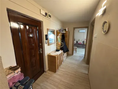 VIDEO | Apartament cu 2 camere decomandat | Micro 17 - foto 2
