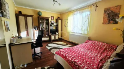 VIDEO | Aproape de oras: Casa cu 3 dormitoare, curte frumoasa si terasa cu gratar - foto 11