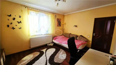 VIDEO | Aproape de oras: Casa cu 3 dormitoare, curte frumoasa si terasa cu gratar - foto 12