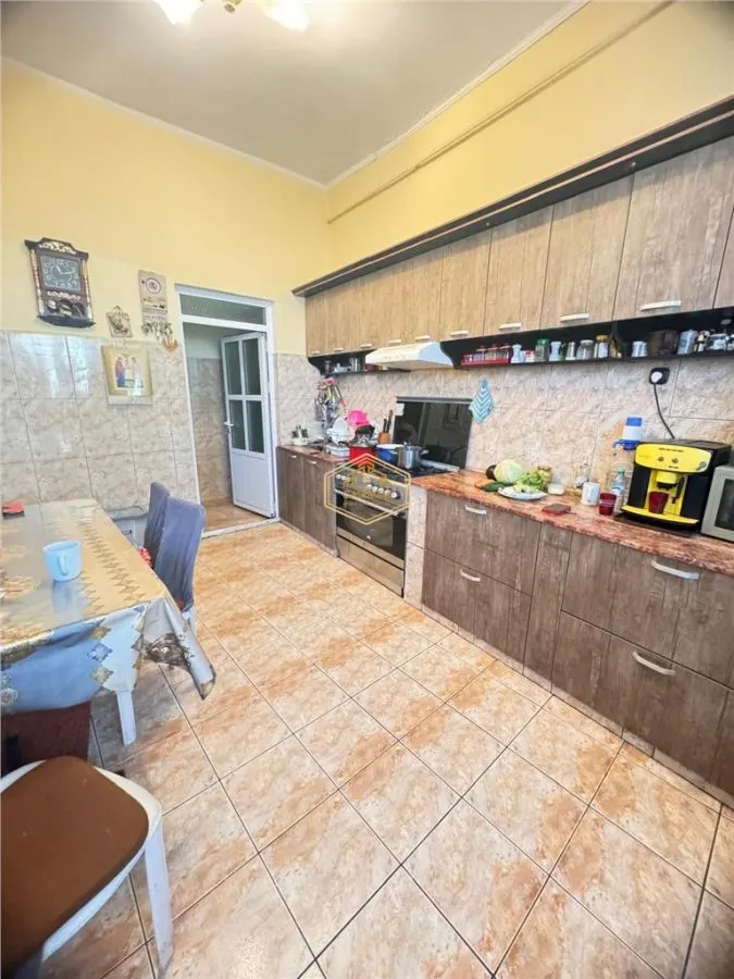 Casa cu 8 camere in Centru | Servicii - Clinica | Teren 700 mp - foto 12