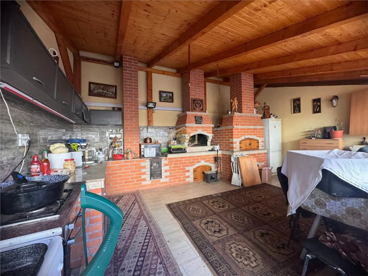 Casa cu 8 camere in Centru | Servicii - Clinica | Teren 700 mp - foto 13