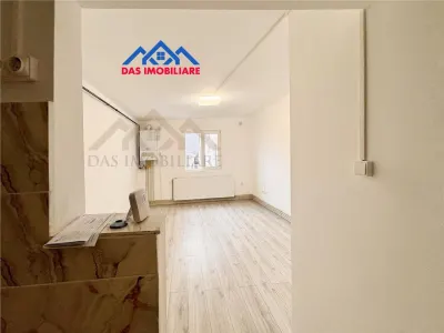 Garsoniera renovata, etaj 2, str. Berzei - Baia Mare